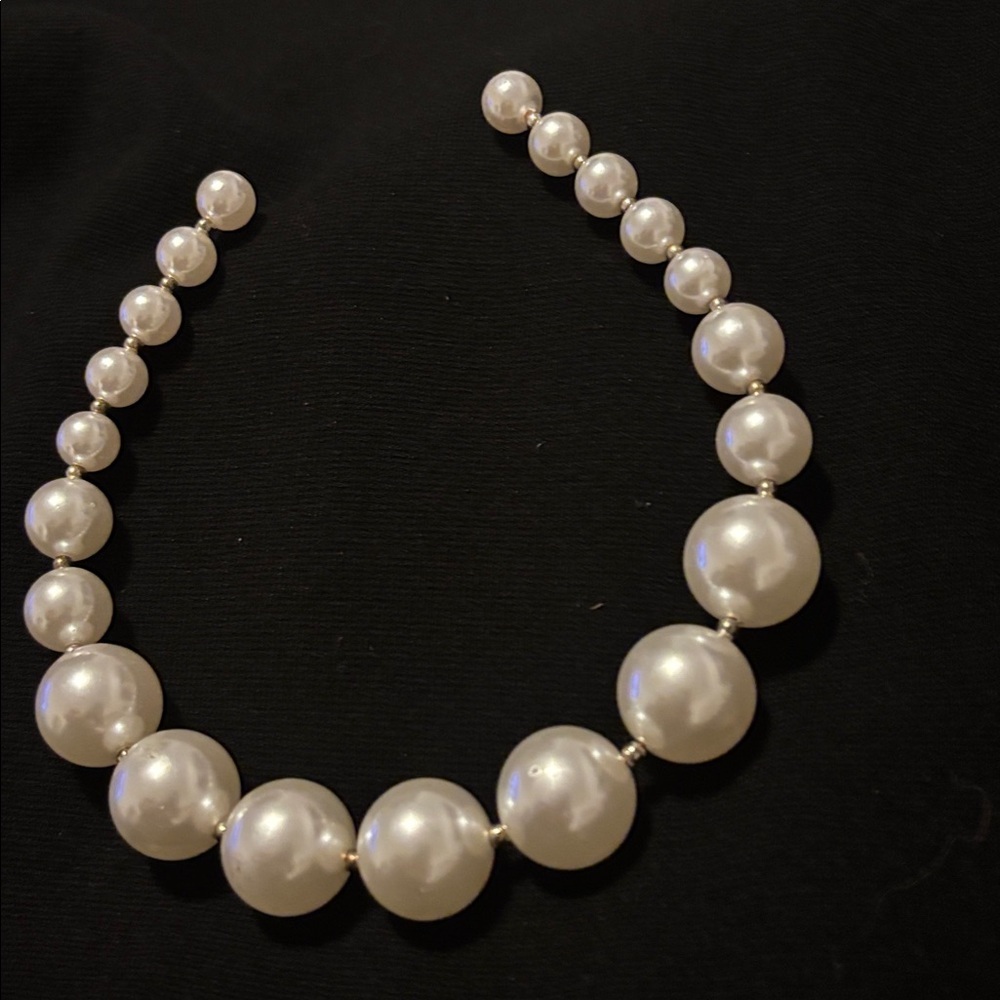 Classic White Pearl Necklace